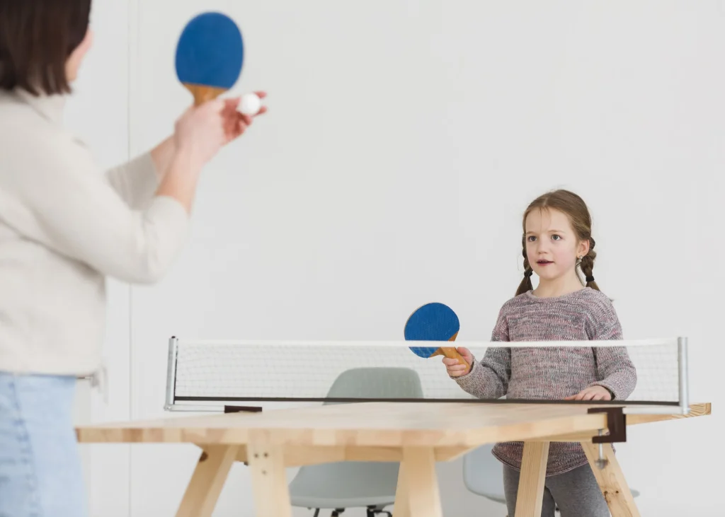 mom-child-playing-ping-pong